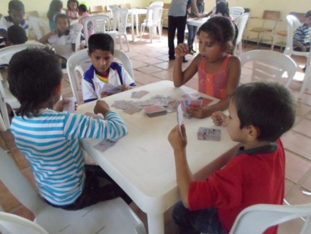 Los niños mostraron sus habilidades en el juego